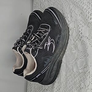 Gdefy Gravity Defyer mighty walk shock absorption black walking hiking shoes 7.5